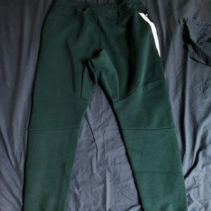 Nike Pants - Nike Tech Fleece sweatpants Nike Pants - Nike Tech Fleece sweatpants